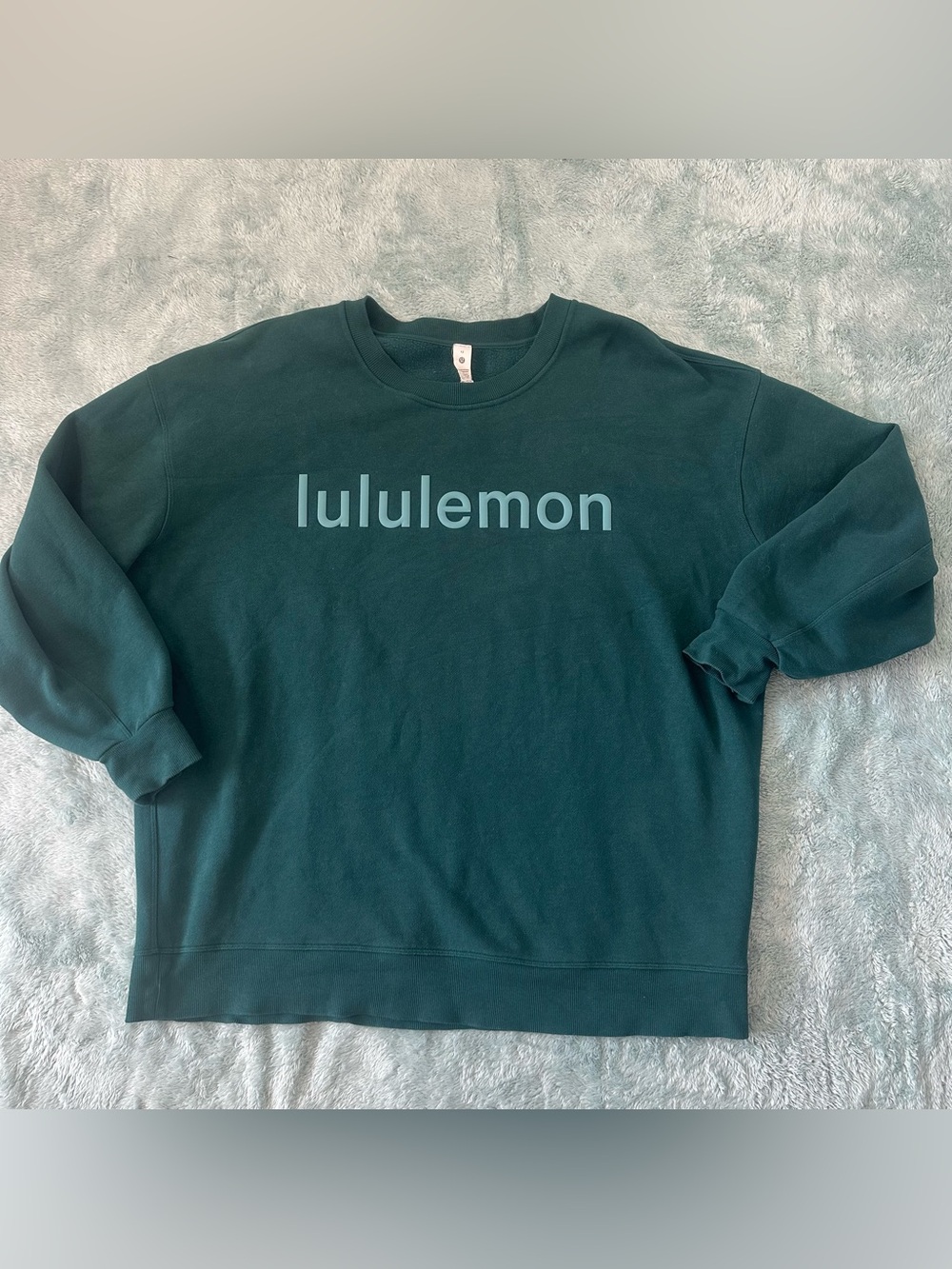 Lululemon Woman’s Green Crewneck Sweatshirt